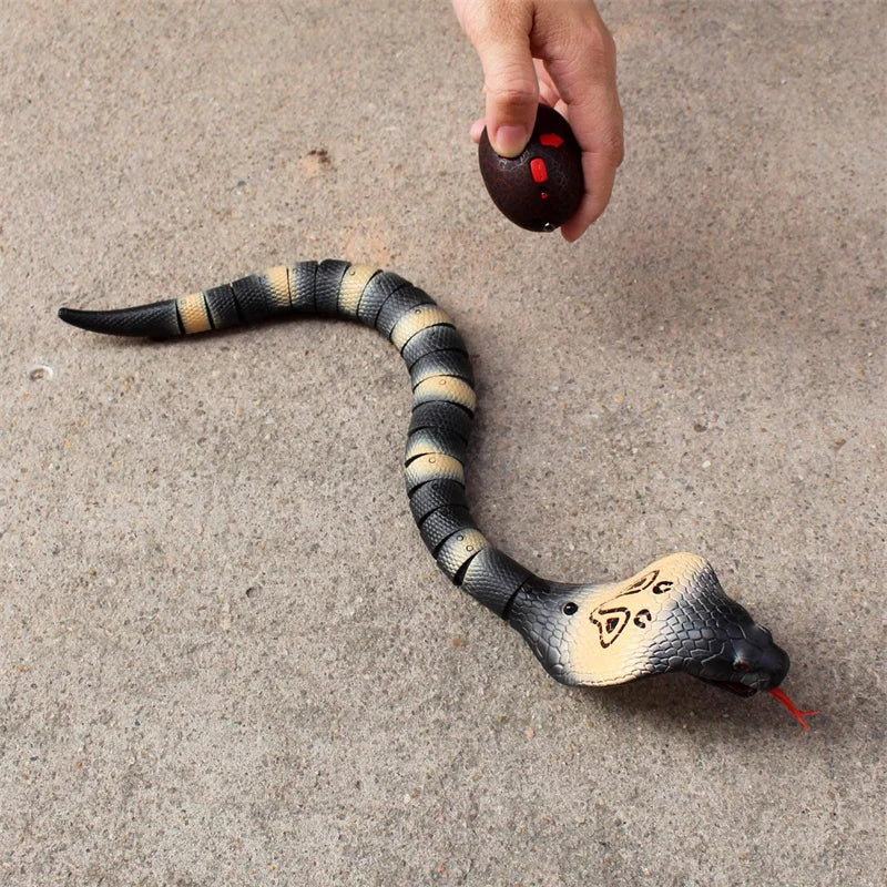 RC Snake Realistic (Cobra) Snake