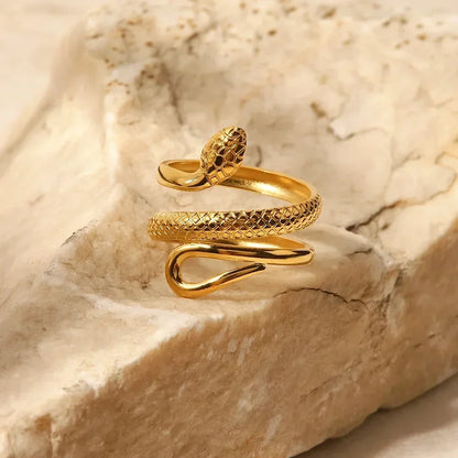 Van Daisy 18K Gold Plated Croissant Chunky Ring